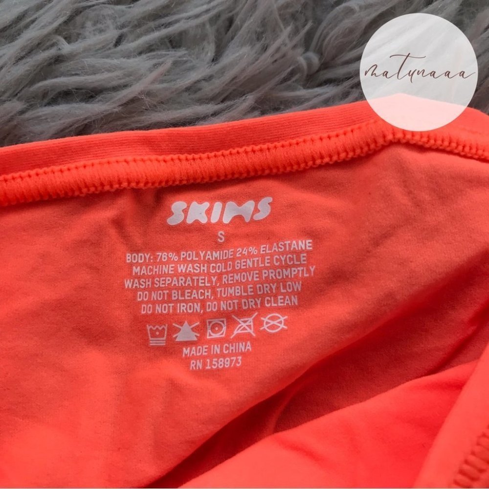 Skims Fits Everybody Turtleneck Top in Neon Orange S - Picture 2 of 3